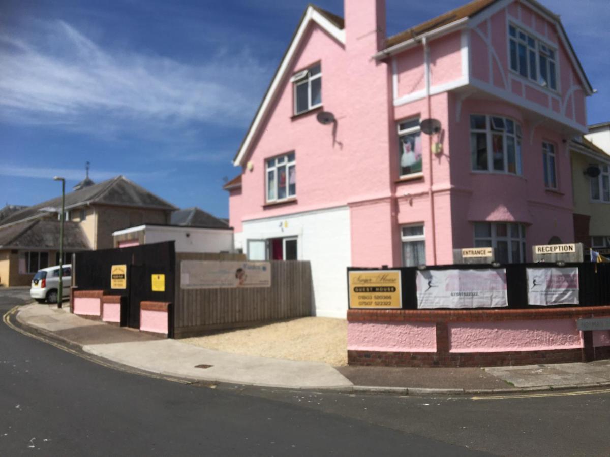 Barbie House ,Opposite The Beach & Paignton Pier , 2 Bedroom Apartment With Private Car Space & Garden , Free Access Next Door To The Stunning Ballet & Make Up School & A Beautiful Ladys Beauty Salon (Adults Only) المظهر الخارجي الصورة