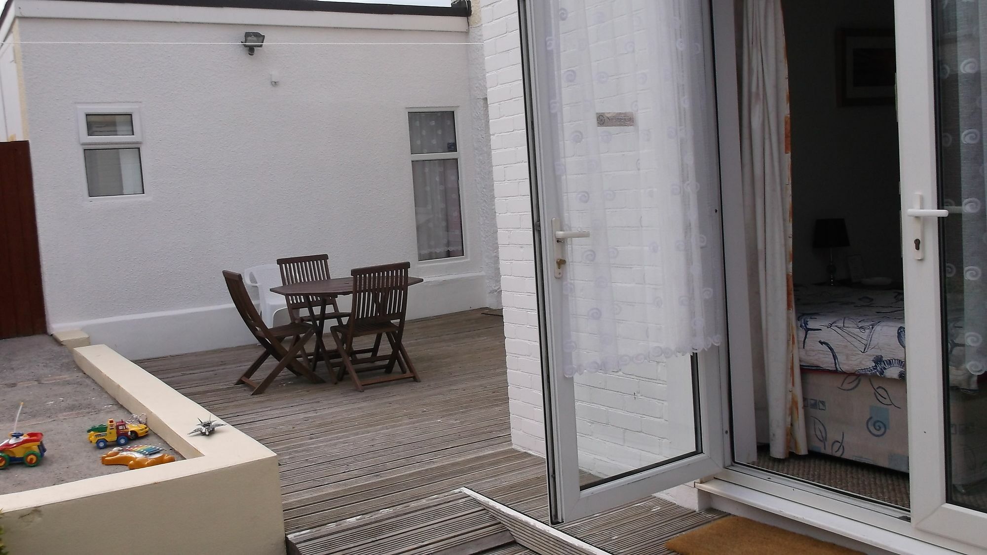 Barbie House ,Opposite The Beach & Paignton Pier , 2 Bedroom Apartment With Private Car Space & Garden , Free Access Next Door To The Stunning Ballet & Make Up School & A Beautiful Ladys Beauty Salon (Adults Only) المظهر الخارجي الصورة